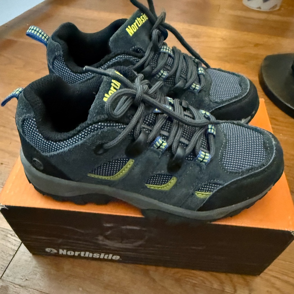 Boys’ Hiking Shoes- Northside- Monroe Low Jr